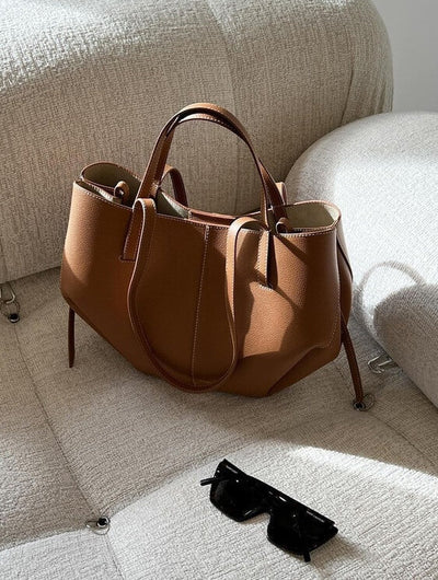Lisa | Sleek Everyday Bag with Chic Side Ruching