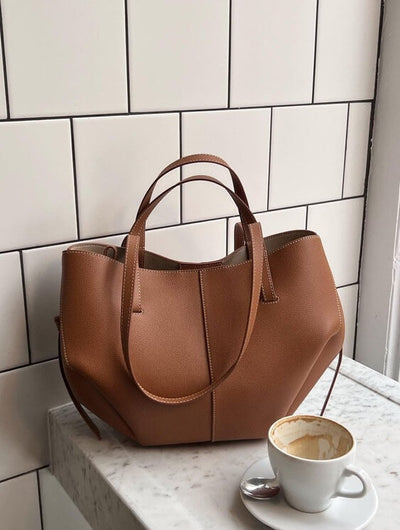 Lisa | Sleek Everyday Bag with Chic Side Ruching