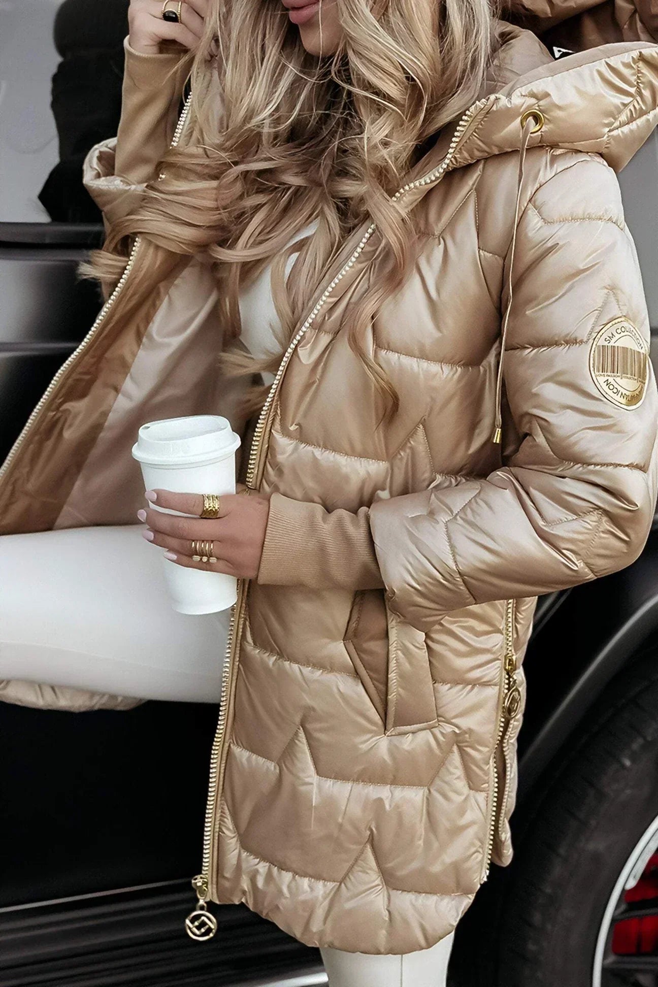 Valorine | Elegant winter coat with hood and padding
