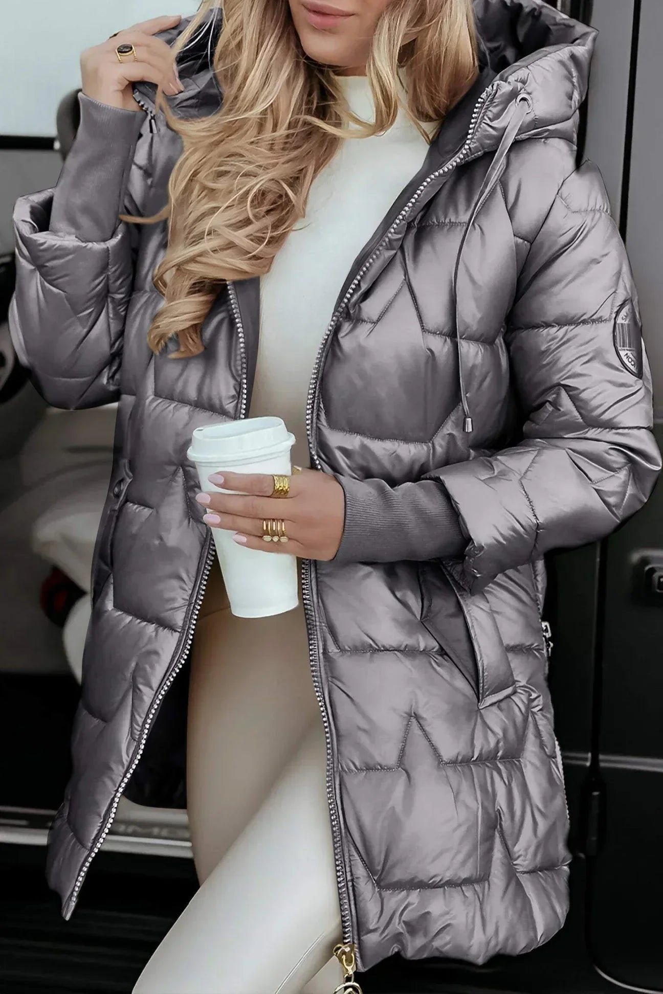 Valorine | Elegant winter coat with hood and padding
