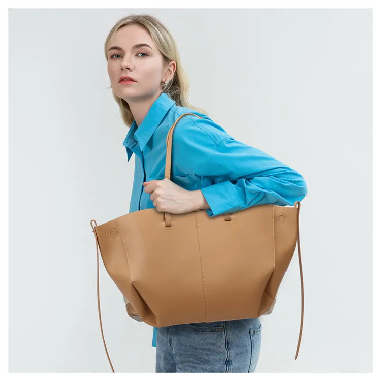 Lisa | Sleek Everyday Bag with Chic Side Ruching