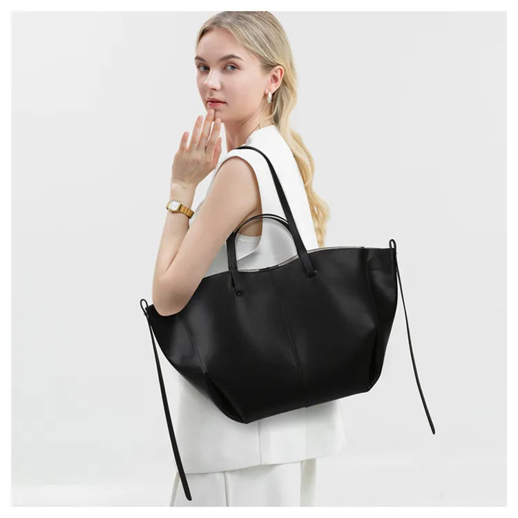 Lisa | Sleek Everyday Bag with Chic Side Ruching